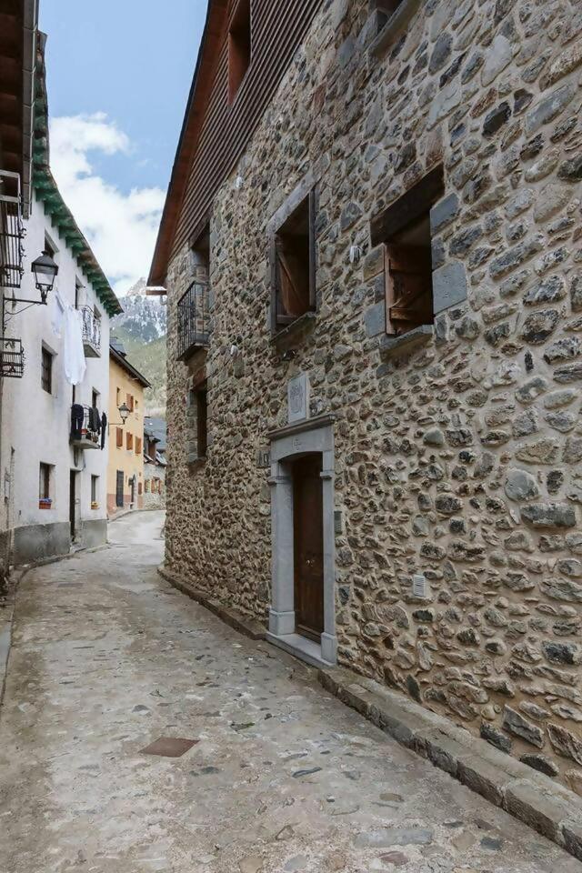 Cantal Sallent De Gallego Sencillo Y Acogedor 外观 照片